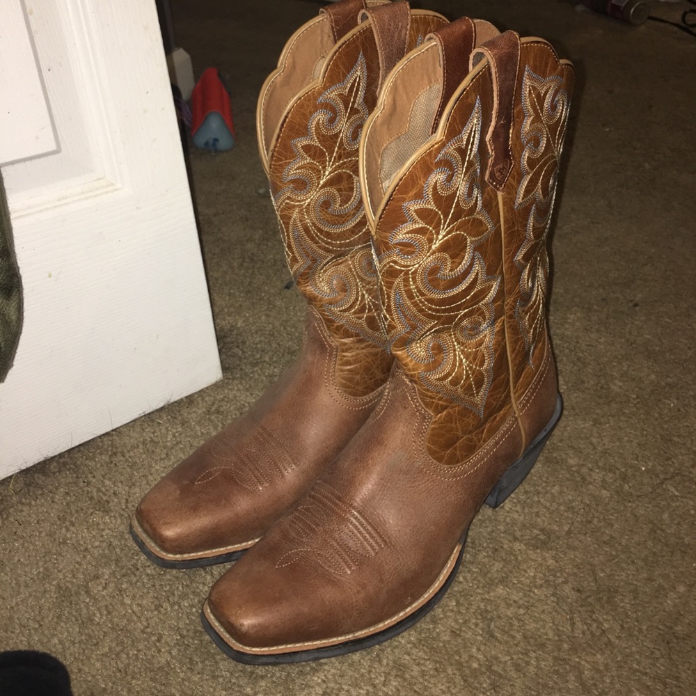 Woman’s artiat boots